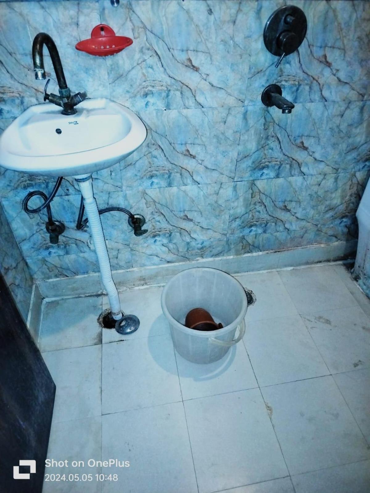 Hotel Janvi Palace Делхи Екстериор снимка